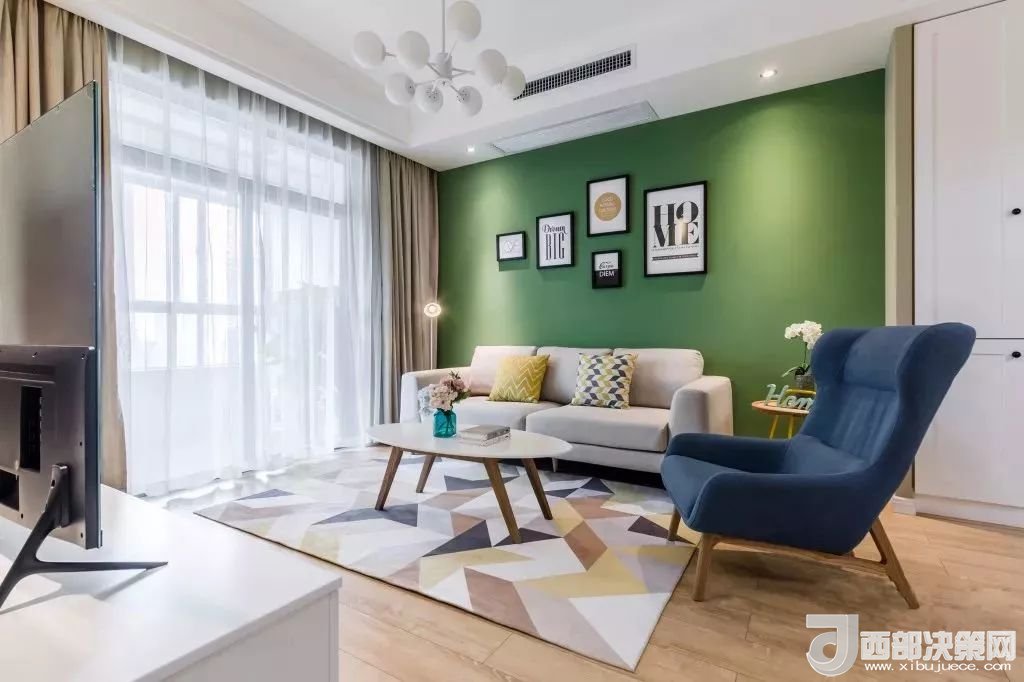 沙發(fā)背景墻選對(duì)裝飾畫(huà)，才能美了整個(gè)客廳空間！