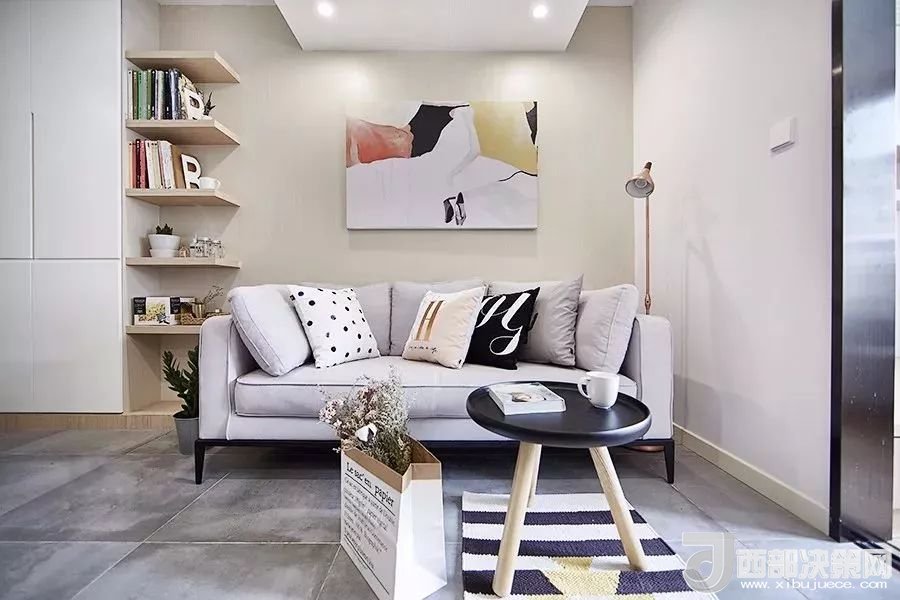 沙發(fā)背景墻選對(duì)裝飾畫(huà)，才能美了整個(gè)客廳空間！