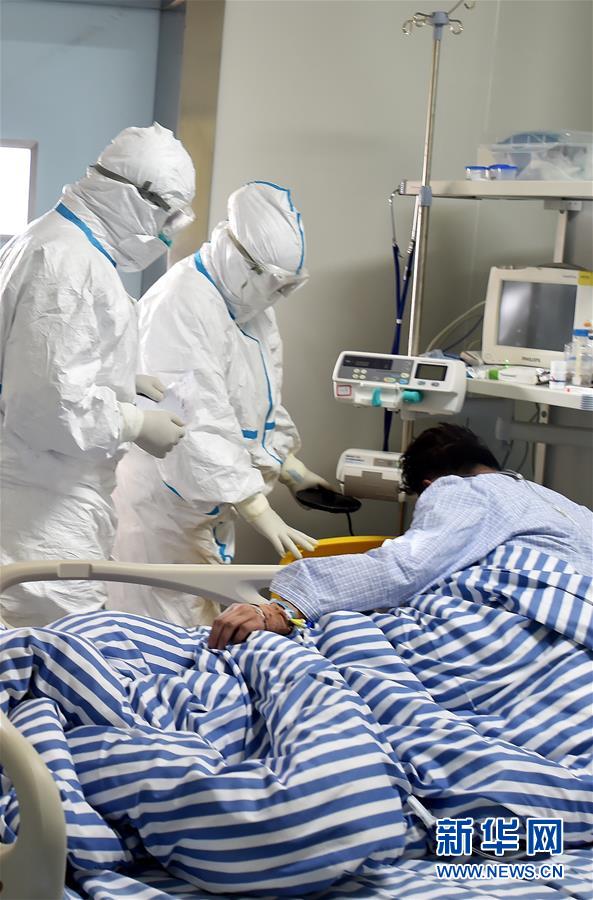 (新華全媒頭條·圖文互動(dòng))(3)血脈同心 共盼春來(lái)——疫情阻擊戰(zhàn)中的雪域故事